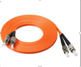 Материал LSZH/PVC/PU Jacket FC-ST Patch Cord с высокой температурной стабильностью и потерями вставки ≤ 0,3dB