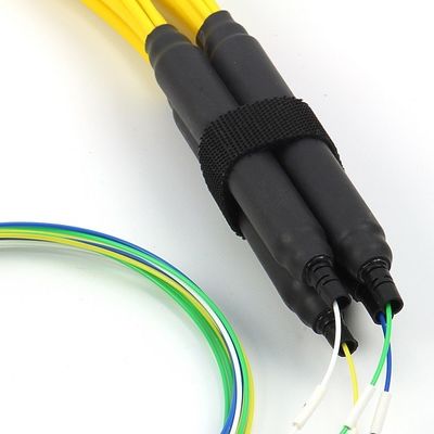 SM G657A 4 вырезает сердцевина из MPO MTP к кабелю разветвителя Splitter 1x8 для привязывать центра данных