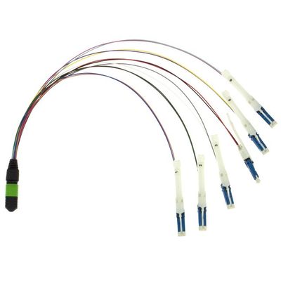 SM OS2 G657A 12 вырезает сердцевина из MPO MTP к кабелю заплаты оптического волокна CS для центра данных 400G